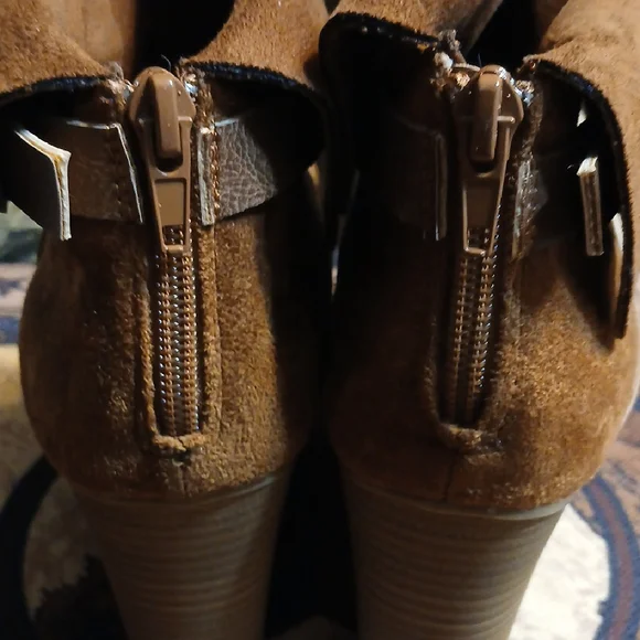 New Directions Brown Suede Women's Ankle Boots With Leather Strap Size 10 - Picture 10 of 10